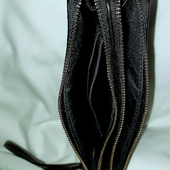 🆕️ COACH DOUBLE ZIPPER WRISTLET. WITH TAGS - Picture 8 of 11